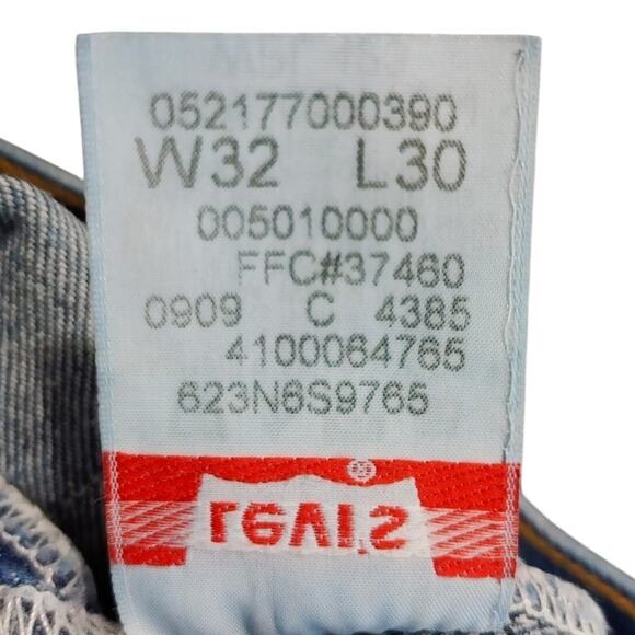 Levi's 501 Button Fly Jean Straight Leg Medium Wash Blue Denim Mens Size 32 x 30 - Picture 4 of 10